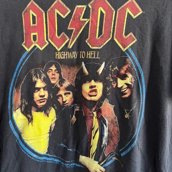 AC⚡️DC Highway To Hell T-Shirt Unisex Size Small - Picture 2 of 6